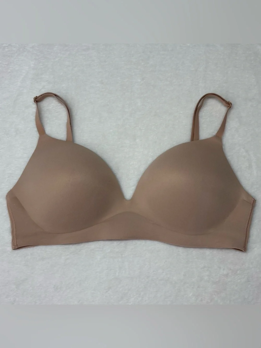 Victorias Secret 34C Incredible Padded No Wire Bra Beige Nude Wireless - Picture 2 of 10